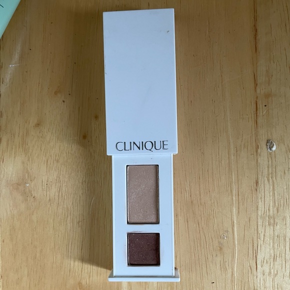 Clinique 7day Scrub Cream with Shadow Duo. - Picture 7 of 13